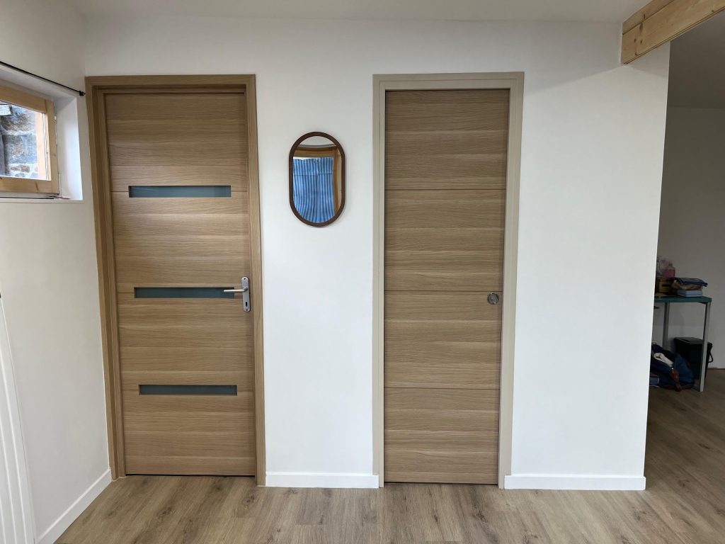 Artisan menuisier pour Installation de porte intérieure
