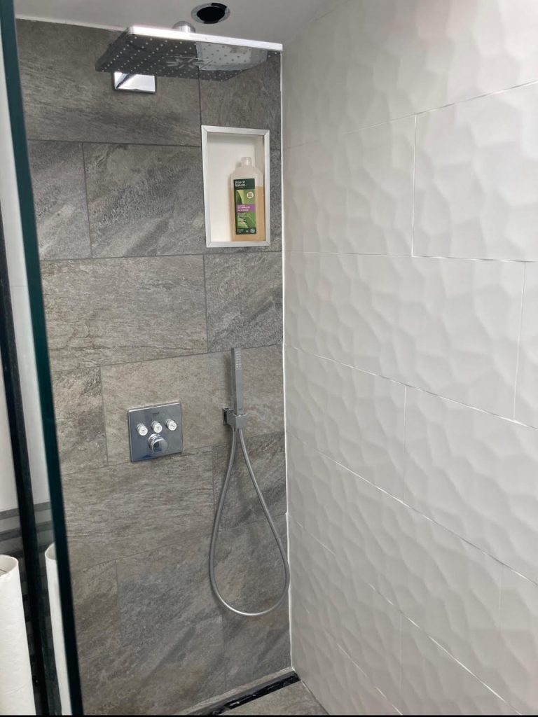 Plomberie : rénovation d'une colonne de douche